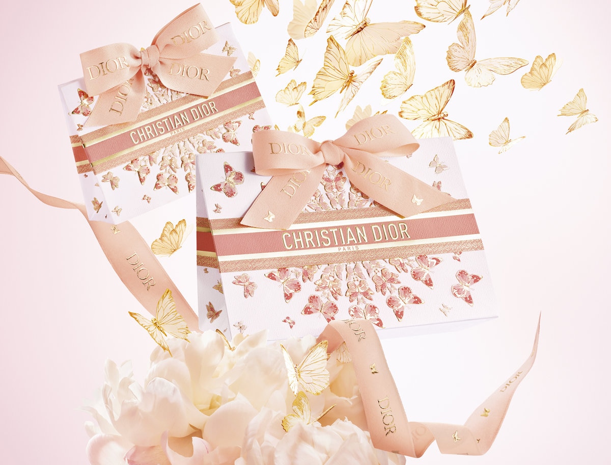 COMPLIMENTARY DIOR GIFT-WRAP