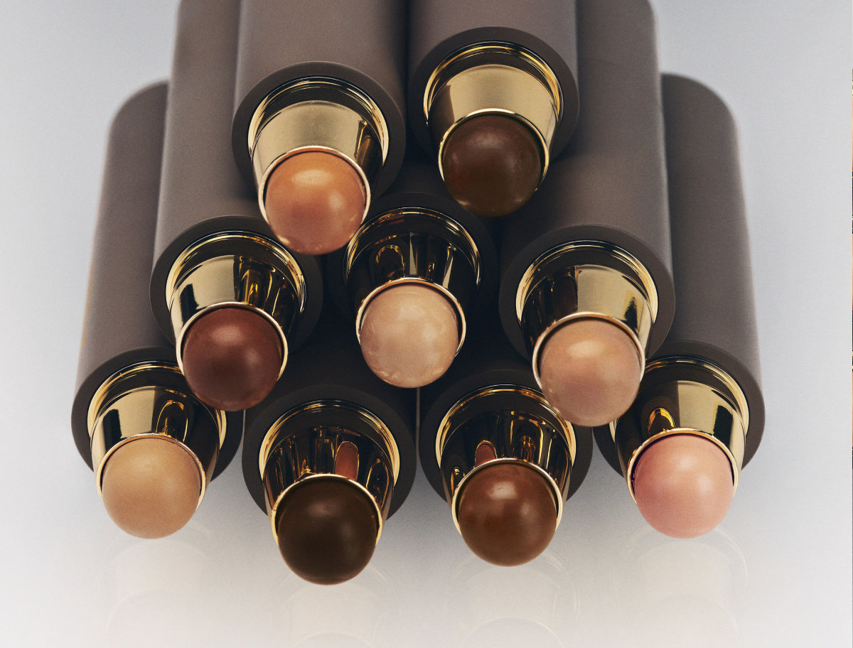 The Minimalist
Perfecting Complexion Stick 