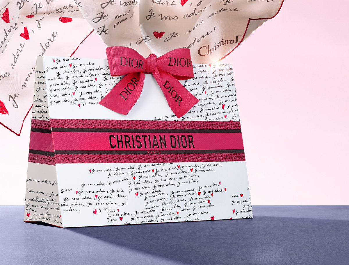 COMPLIMENTARY ART OF GIFTING