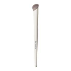 Angled Concealer Brush M132